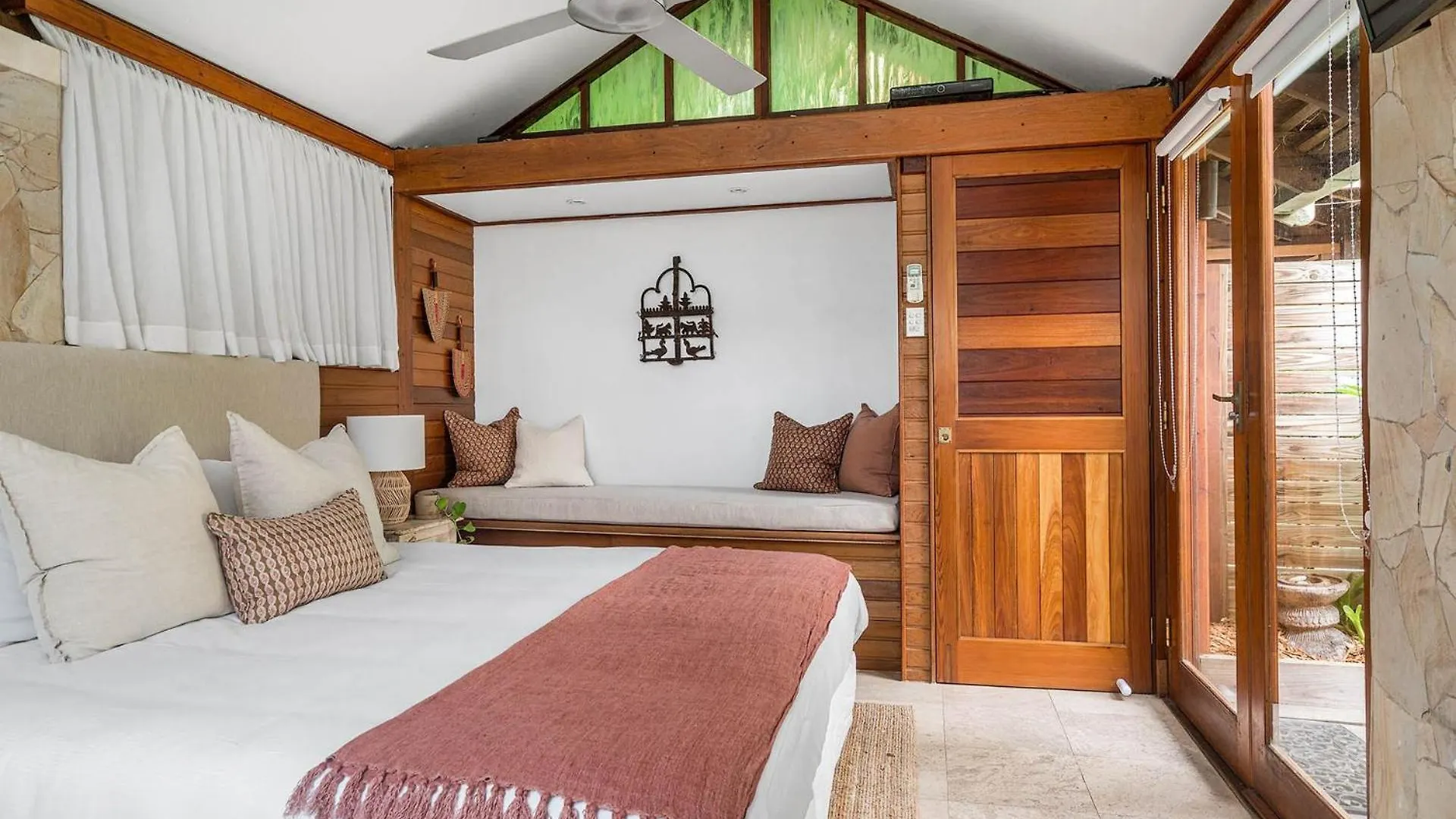 Byron Blisshouse Studio - Coastal Couples Retreat Byron Bay